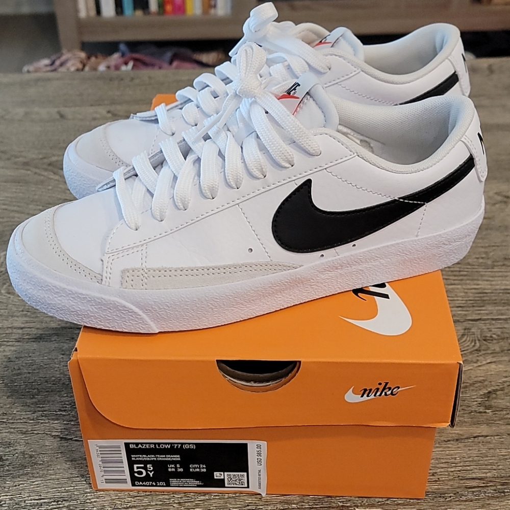 Nike Blazer Low '77 (GS) - 5.5 Y